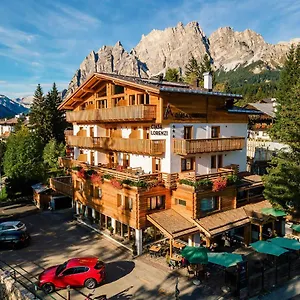Ciasa Lorenzi 3*, Cortina dʼAmpezzo Italie
